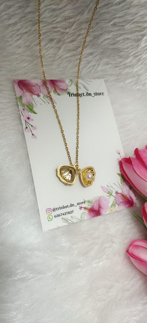 Sea Shell Pearl Necklace - Image 2