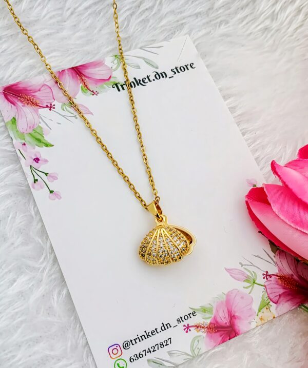 Sea Shell Pearl Necklace