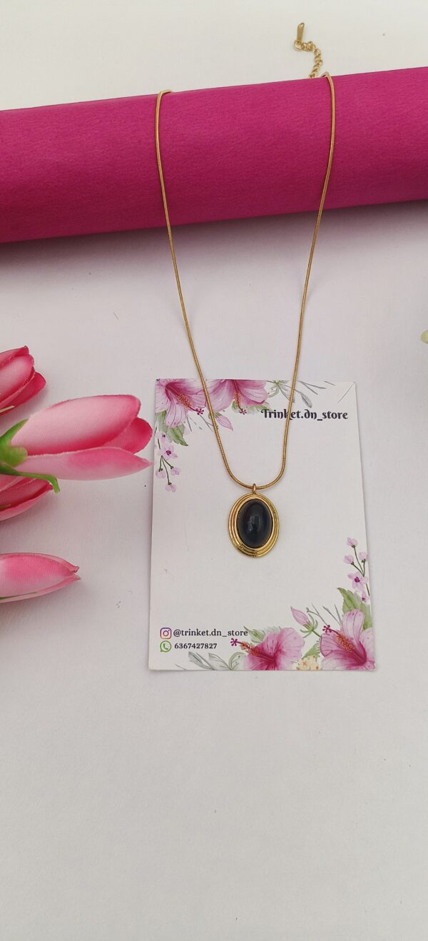 Gold Plated Oval Pendant Neckchain with Black Stone