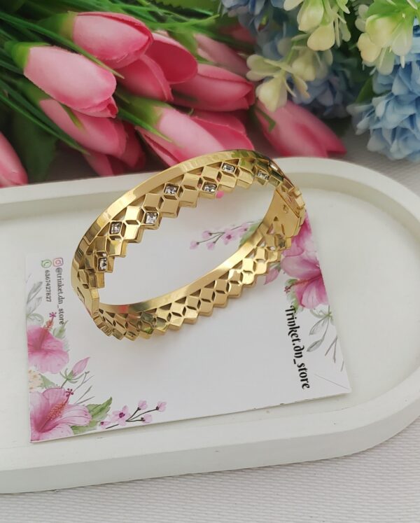 Bold Geometric Cut Bracelet with Diamond Accents