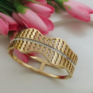 Wave Pattern CZ Stone Bracelet