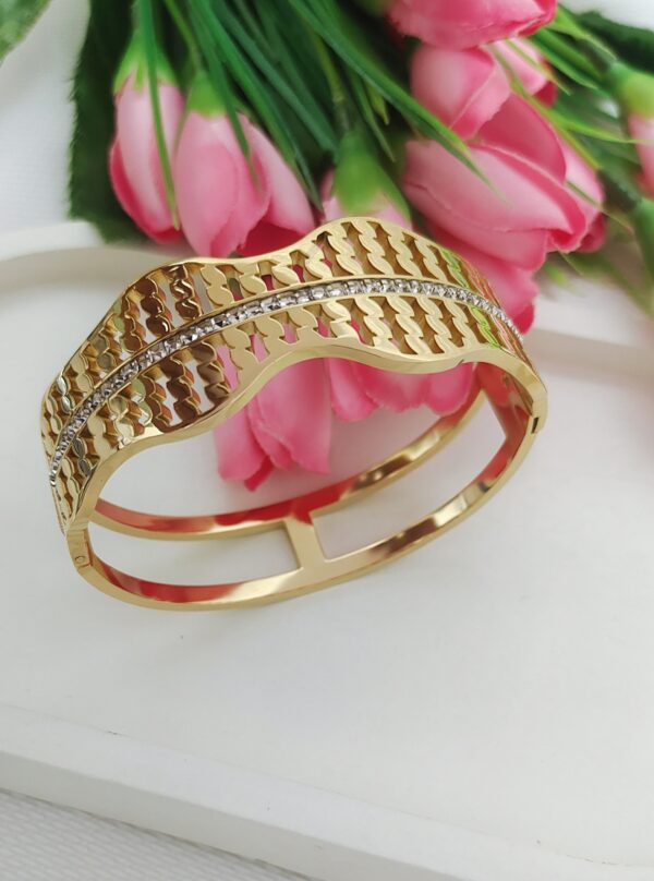 Wave Pattern CZ Stone Bracelet - Image 3