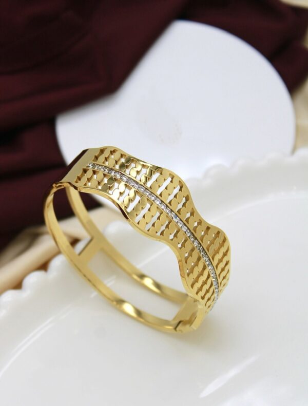Wave Pattern CZ Stone Bracelet - Image 2