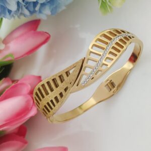 Leaf Cut CZ Stone Bracelet