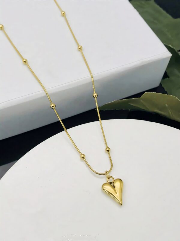 Minimalist Puffy Heart Pendant Necklace – Romantic Beaded Chain Design