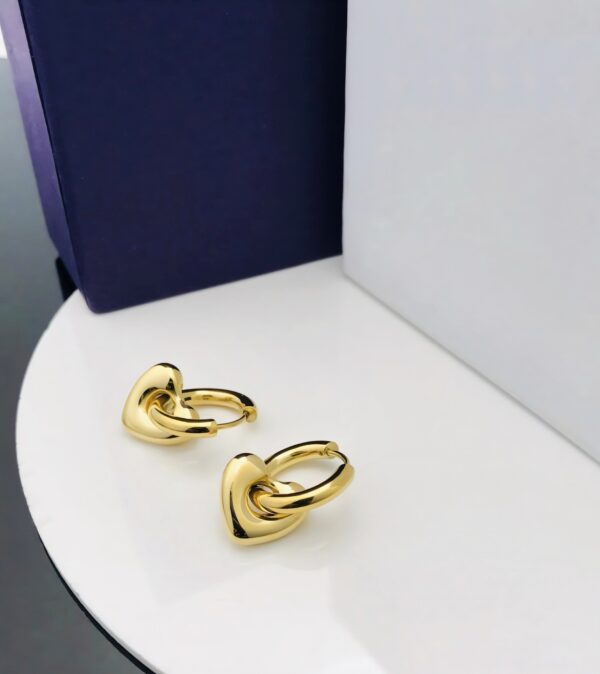 Chunky Gold Heart Hoop Earrings – Modern Linked Design