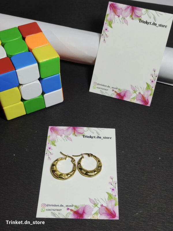 Abstract Ripple Stud Earrings – Bold Contemporary Statement