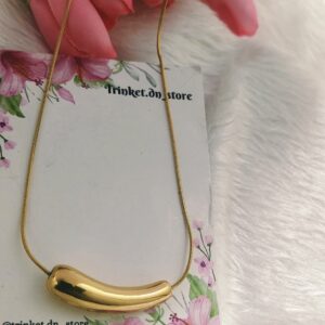 Sleek Minimalist Curve Pendant Necklace