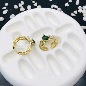 Green Gem & Pearl Chain Adjustable Rings – Contemporary Elegance