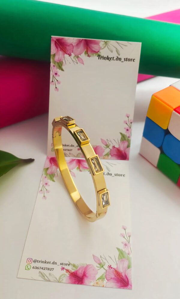 Geometric Baguette-Cut Bracelet – Sleek Modern Aesthetic