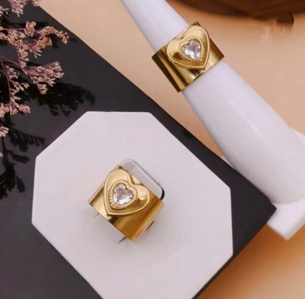 Bold Gold Heart Ring with Sparkling Center Stone – Adjustable Statement Ring