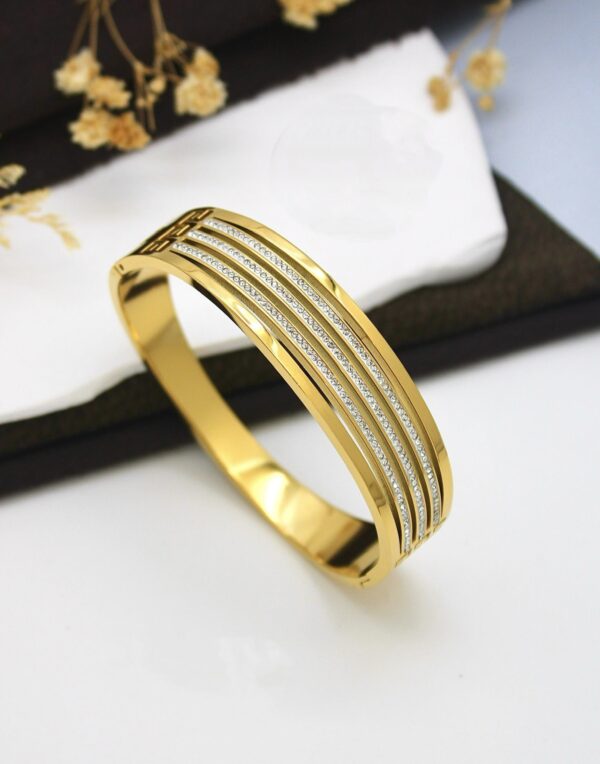 Minimalist Triple-Stripe Sparkle Bracelet for Everyday Glam