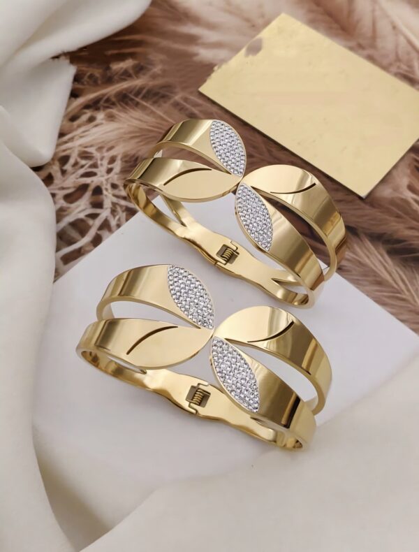 Elegant Leaf Design Statement Bangle