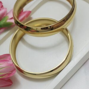Glossy Smooth Finish Statement Bangle