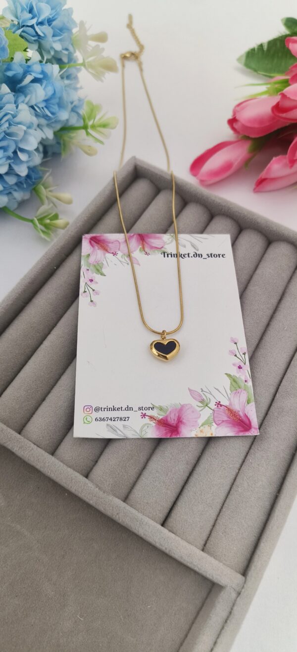 Elegant Black Heart Pendant Necklace for Daily Charm