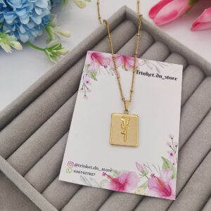 Engraved Floral Rectangle Pendant Necklace for Modern Elegance
