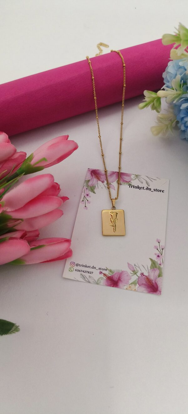 Engraved Floral Rectangle Pendant Necklace for Modern Elegance - Image 2