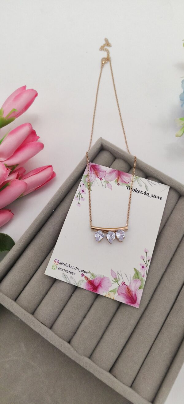 ✨ Elegant Triple Drop Necklace – Dainty & Dreamy 💫 - Image 2