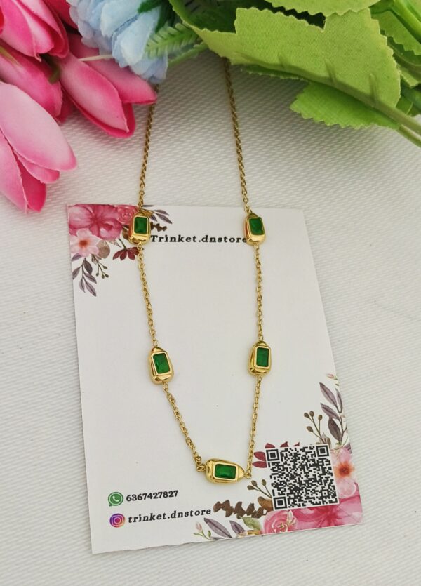 ✨ Elegant Emerald Green Necklace 💚