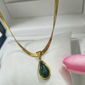 💚 Elegant Emerald Drop Pendant Snake Chain Necklace ✨